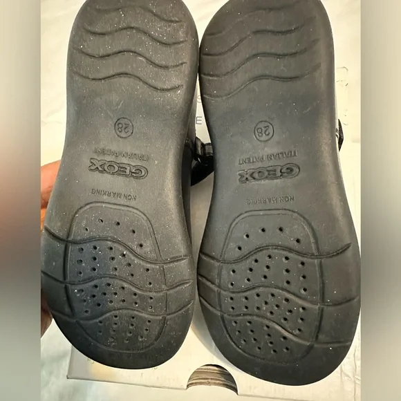 Geox Respira Girls Black Leather Mary Jane Shoe Sz 28 EU / 10.5 US - Picture 4 of 8